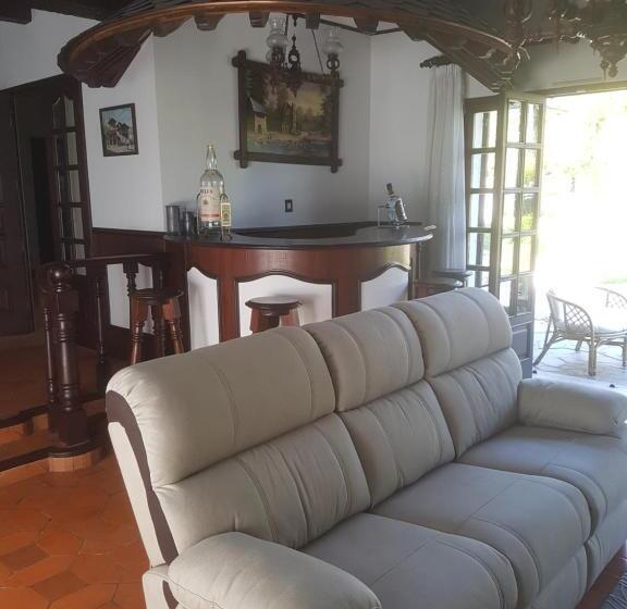 غرفة عائلية, Cargal Leiria