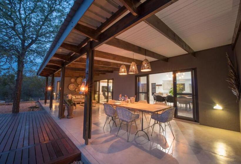 غرفة عائلية, Bushwillow Private Villa