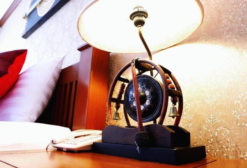 Номер Deluxe, Aiyaree Place Hotel Sha Plus