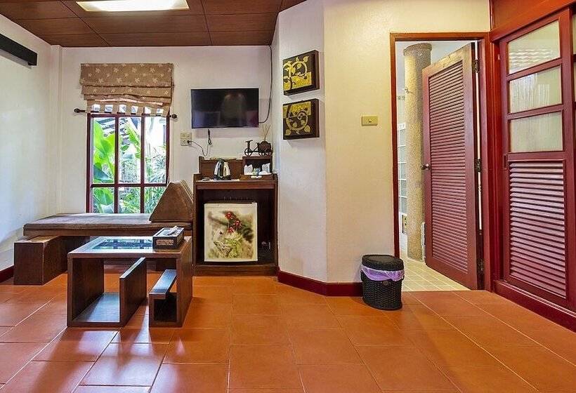 اتاق لوکس, Bangtao Beach Chalet Resort
