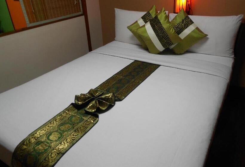 Номер Executive, B.s. Court Hotel Sathorn