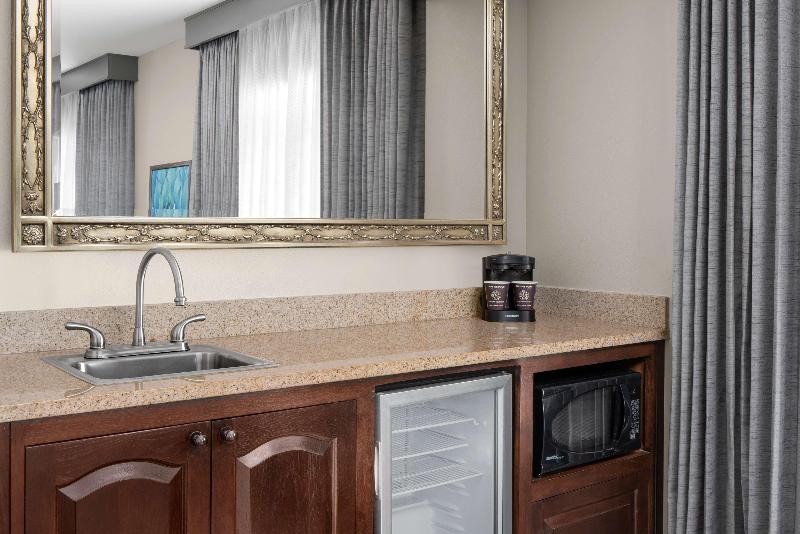Suite 2 Dormitoris, Embassy Suites San Antonio Riverwalk Downtown