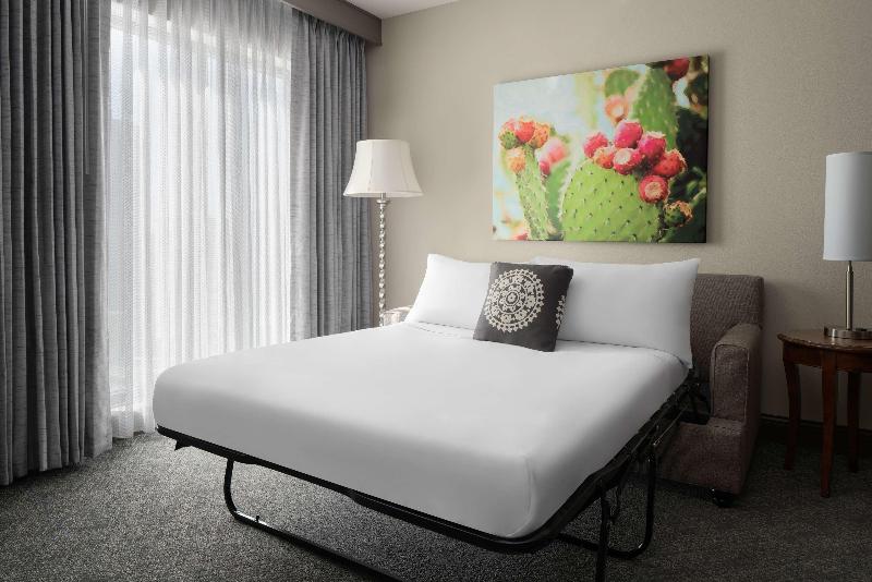 Suite 2 Dormitoris, Embassy Suites San Antonio Riverwalk Downtown