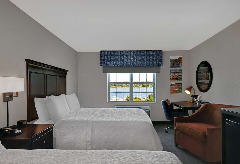 스탠다드 룸 더블 침대 2개, Hampton Inn Bath