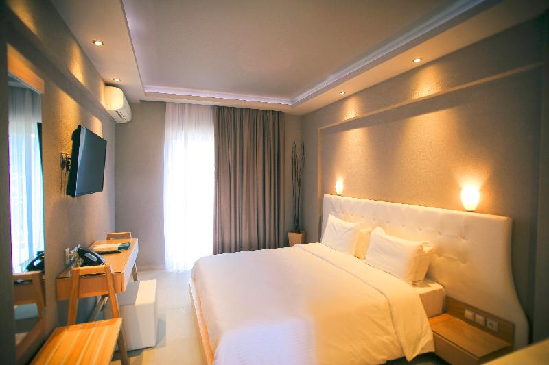 Студия Deluxe, Royal Hotel And Suites