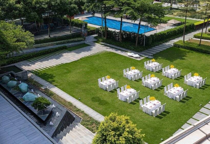 Номер Стандарт Двуспальная Кровать, Crowne Plaza Guangzhou Huadu, An Ihg Hotel   Free Shuttle Bus Between Hotel To Airport