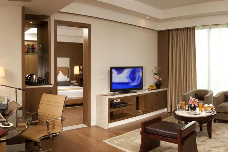 سوییت اجرایی, Crowne Plaza New Delhi Okhla, An Ihg