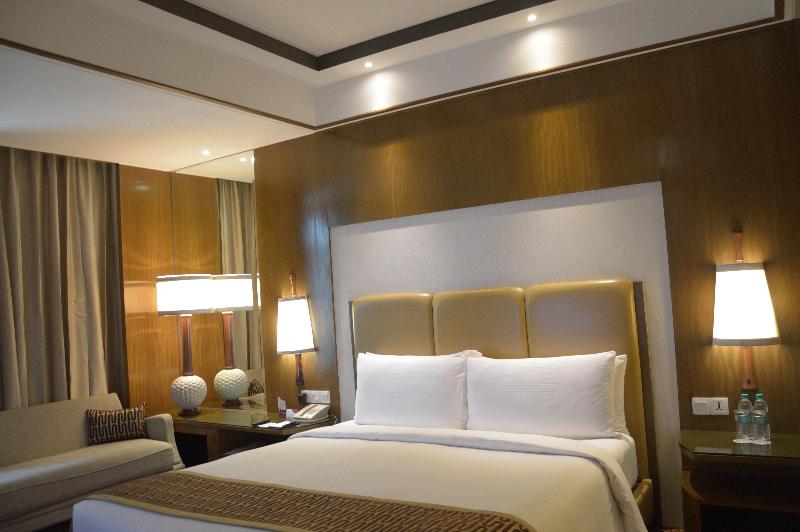 اتاق استاندارد با تخت بزرگ, Crowne Plaza New Delhi Okhla, An Ihg