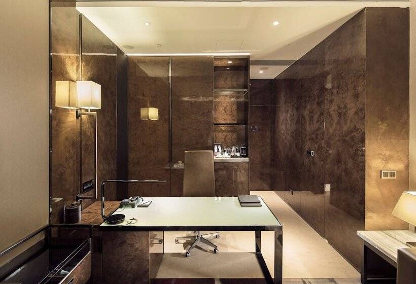 Полулюкс, Hilton Guangzhou Tianhe