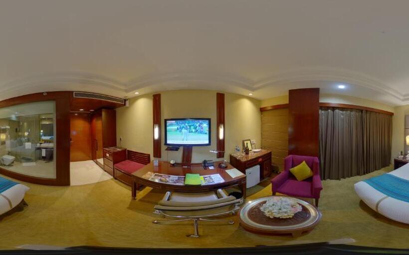 اتاق لوکس, Skycity Hotel Gurgaon