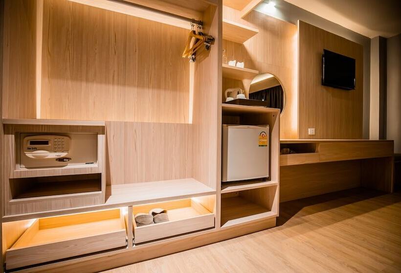 Номер Superior, Thanthip Beach Resort Patong