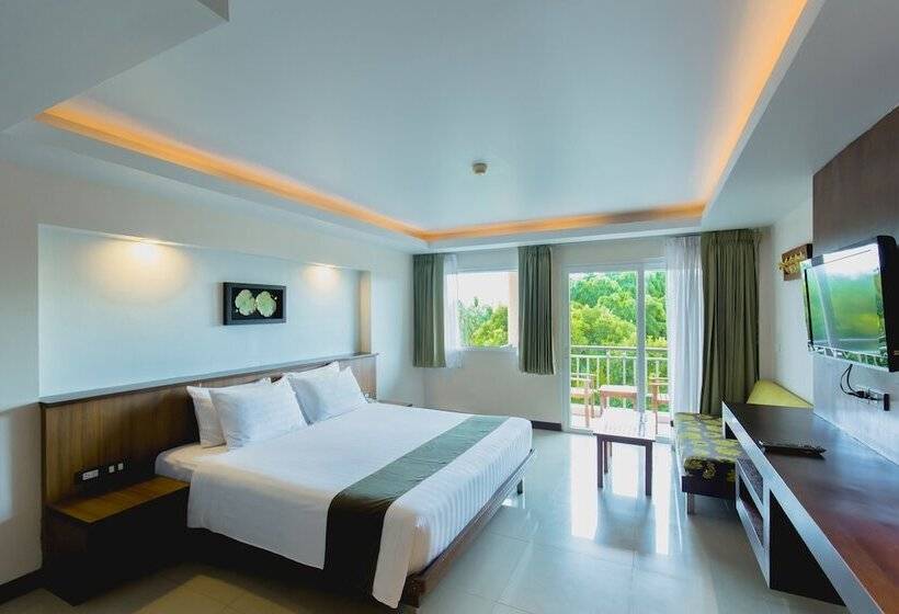 Номер Deluxe, Thanthip Beach Resort Patong
