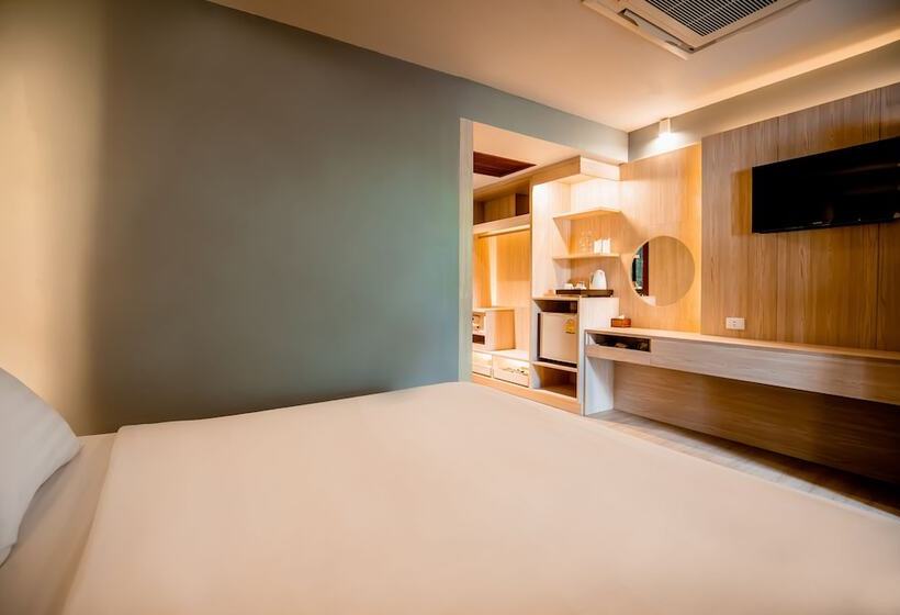 Номер Superior, Thanthip Beach Resort Patong