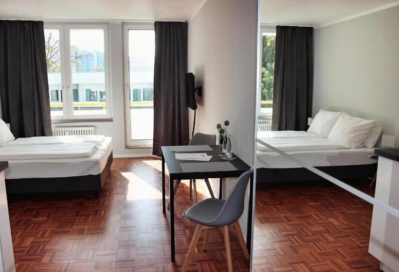 Апартаменты 1 Спальня, Hometown Apartments