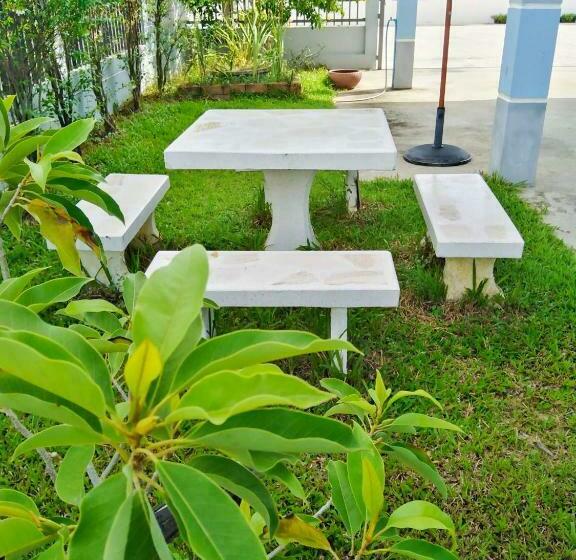 خانه 3 خوابه, Uthaithani Resort