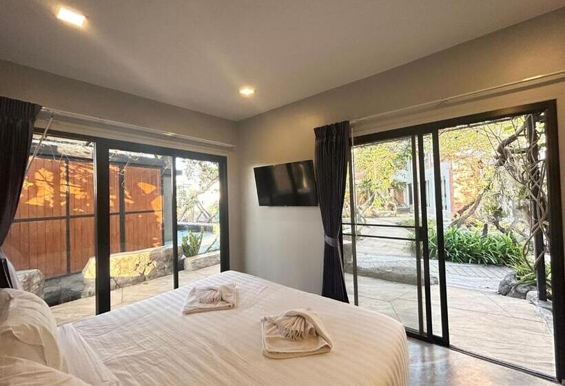 스탠다드 룸 가든 전망, Uthaithani Resort