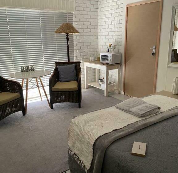 Номер Стандарт, White River B & B