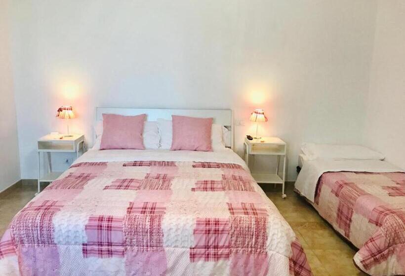 اتاق استاندارد سه نفره, B&b Red Village
