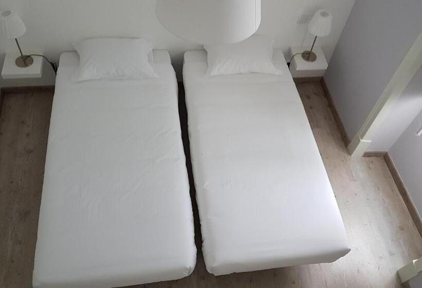 Standard room with outdoor bath, Hostel A Casa Da árvore