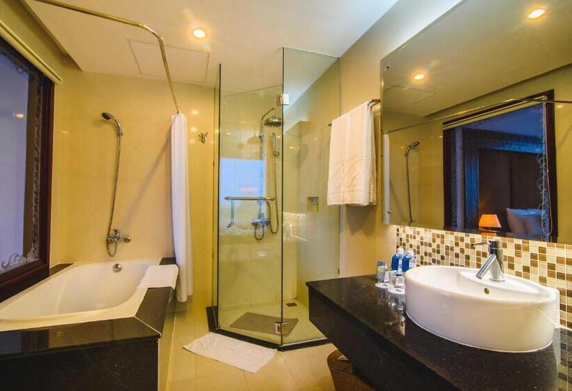 سوئیت با چشم‌انداز رودخانه, Mondial Hotel Hue