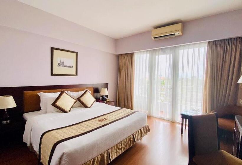 اتاق سوپریور با چشم‌انداز شهر, Mondial Hotel Hue