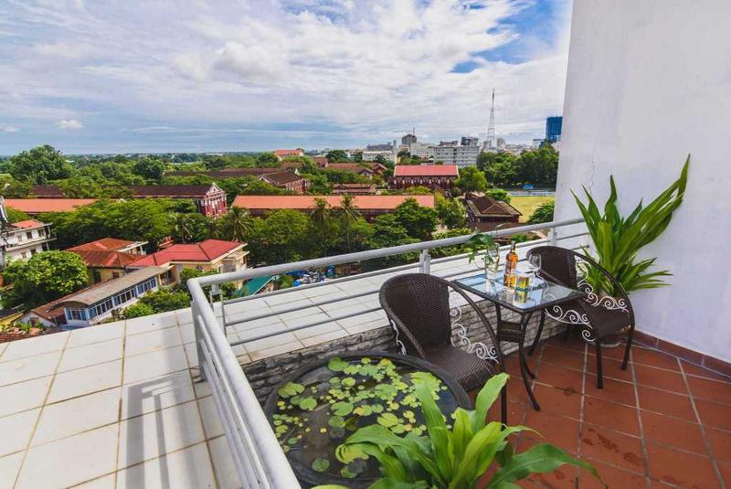 سوئیت با چشم‌انداز رودخانه, Mondial Hotel Hue