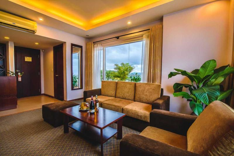 سوئیت با چشم‌انداز رودخانه, Mondial Hotel Hue