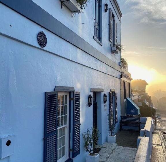 套房, The Charles Cafe & Guesthouse