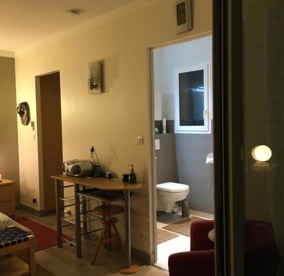 Номер Стандарт Вид на Бассейн, La Chambre Des Amis