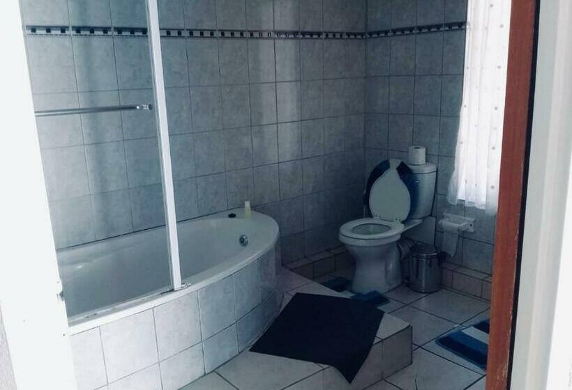 Номер Стандарт с Балконом, Tropical Paradise Guest House