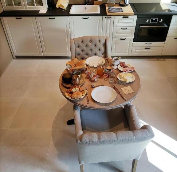 带大床的套房, Paddock Lodge   Suites Wellness & Chambres D Hôtes