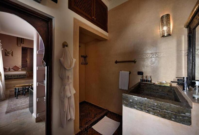 اتاق لوکس سه تخته, Riad Les Ammonites And Spa