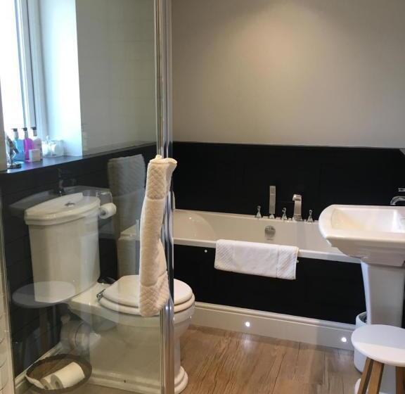 Дом 2 Спальни, Cliff Farmhouse B&b Suites