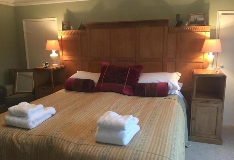 Полулюкс, Cliff Farmhouse B&b Suites