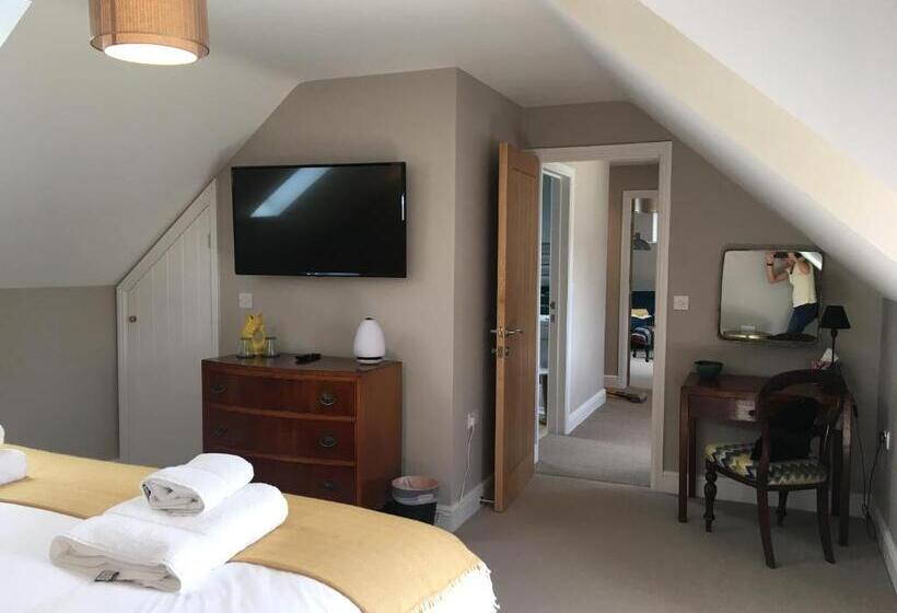Полулюкс Вид на Сад, Cliff Farmhouse B&b Suites