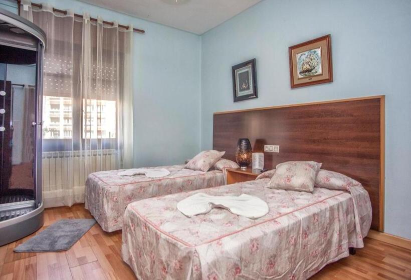 스탠다드 룸 공동 욕실, Hostal Goias