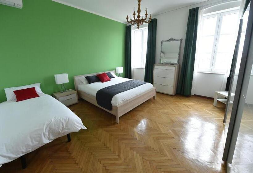 اتاق سه‌نفرۀ استاندارد با سرویس بهداشتی بیرون از اتاق, B&b Al Giardino Leonor