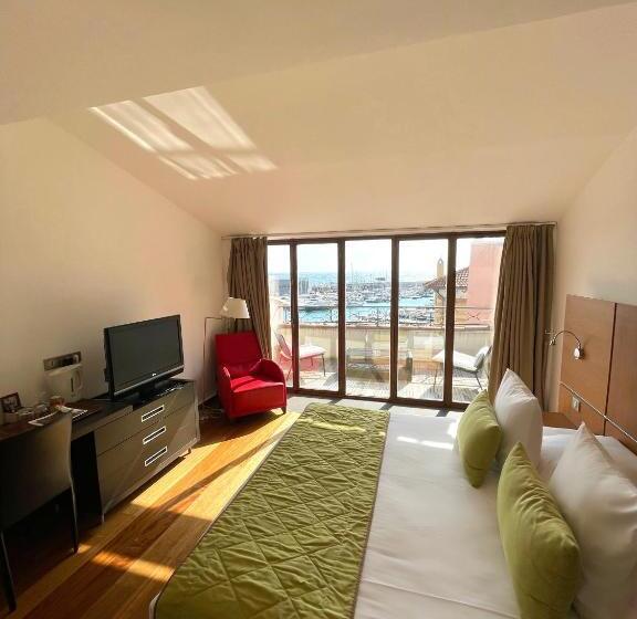 Standaardkamer met Uitzicht op Zee en Balkon, Cassis Loc   Chambre Meublée