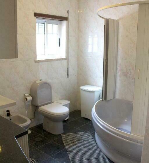اتاق استاندارد با سرویس بهداشتی مشترک, Guesthouse Pombinha
