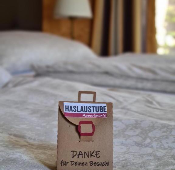 침실 1개 아파트, Haslaustube
