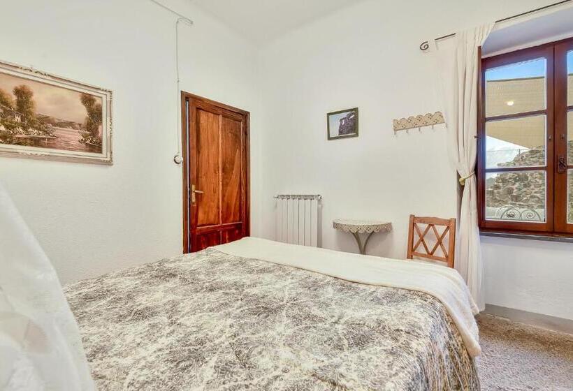 غرفة قياسية مزوَّدة بتراس, Un Ottima Annata B&b