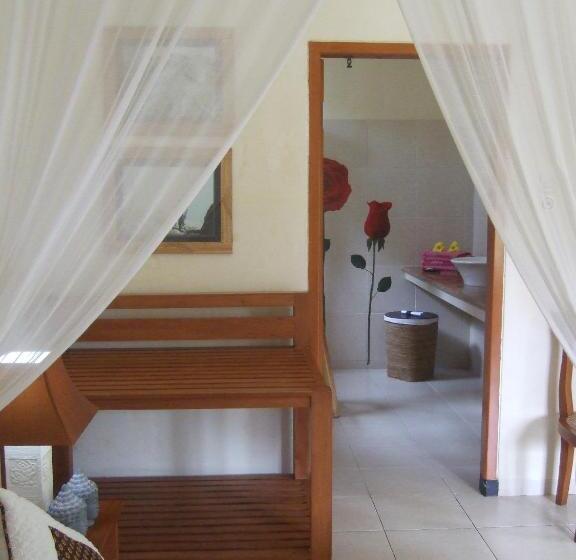 اتاق استاندارد با چشم‌انداز استخر, Guesthouse Rumah Senang