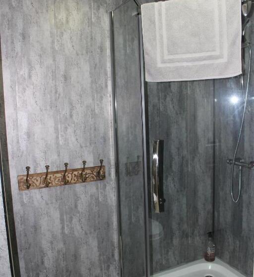 Номер Стандарт, Elmora House