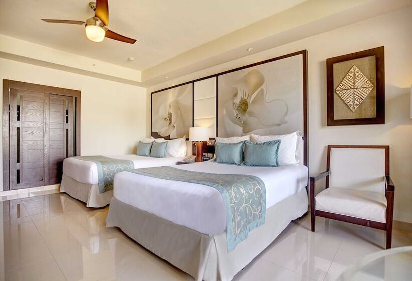 اتاق لوکس با چشم‌انداز دریا, Royalton Punta Cana, An Autograph Collection Allinclusive Resort & Casino