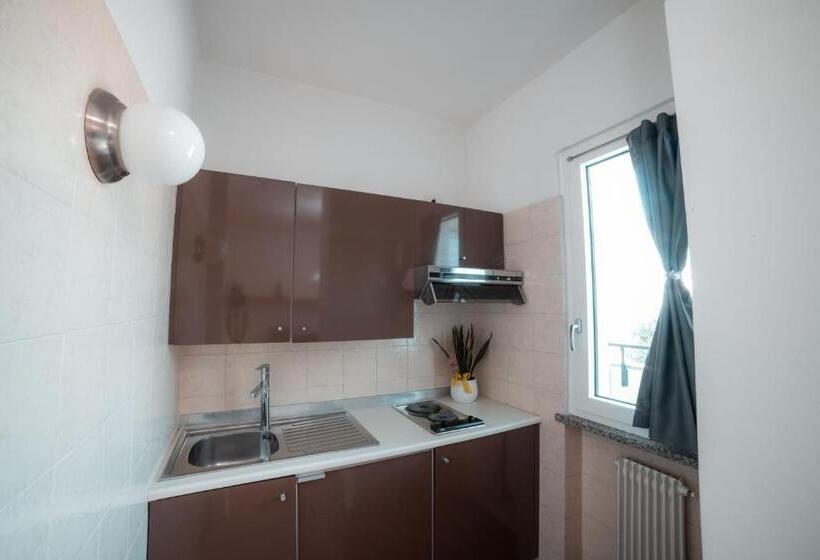 Standard studio with lake view, Torbole Apart