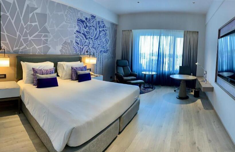 اتاق لوکس با تخت دو نفره بزرگ, Vivanta Vadodara