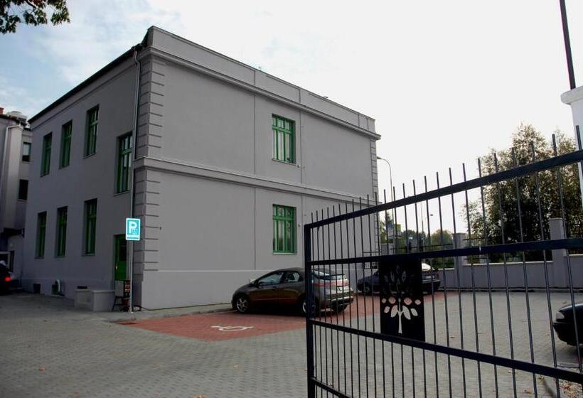 家庭间, Pod Zeleným Dubem