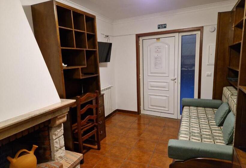 إستديو عائلى, Casa Dos Santos Alojamento   Guest House