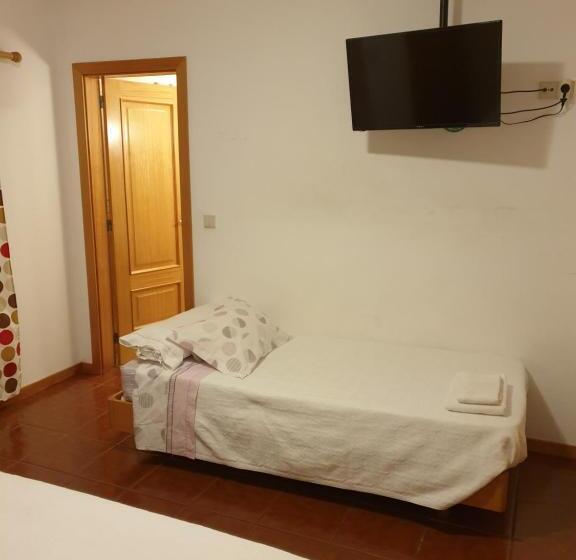 Номер Стандарт Трехместный, Casa Dos Santos Alojamento   Guest House