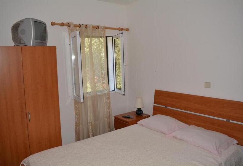 إستديو قياسى مزود بشرفة, Casa Dos Santos Alojamento   Guest House